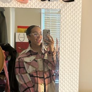 Meet your Posher, Angelina